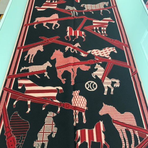 Beautiful Warm Shawl - Picture 3 of 3